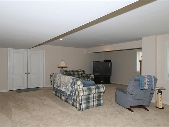 4th image of 6209 Whileaway Dr