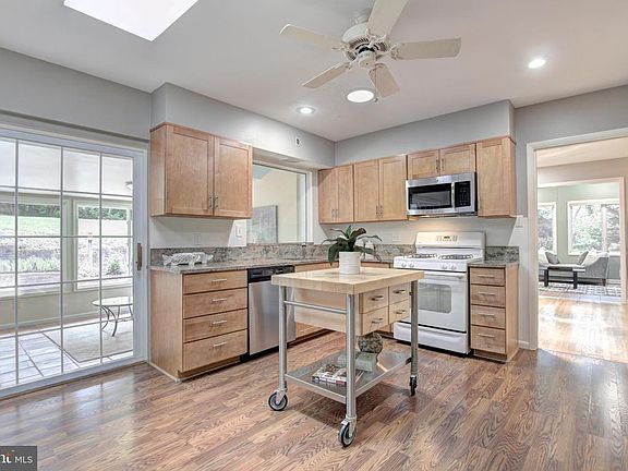4th image of 4801 Randolph Dr