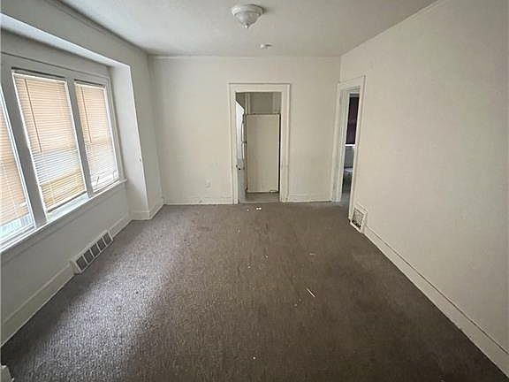 4th image of 4403 Wabash Ave