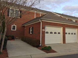 2416 Oak Hill Village Ln, Charlotte, NC