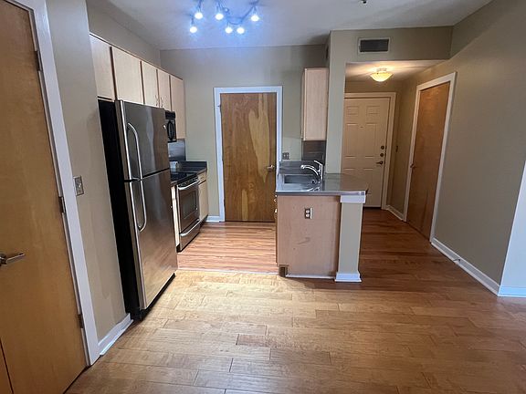 2nd image of 1803 Broadway APT 403