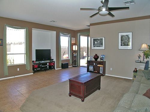 Great Rm w exit to patio