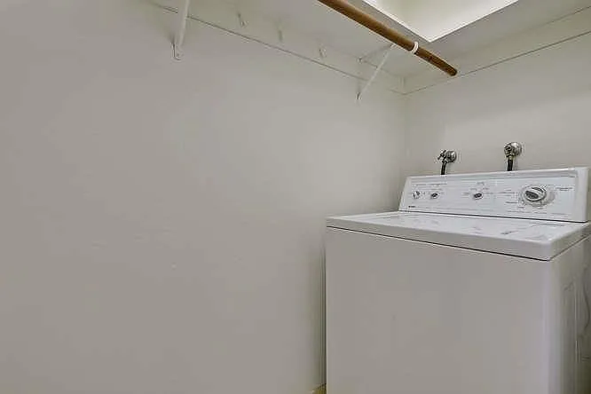 1921 Rock St #18 — Photo 9