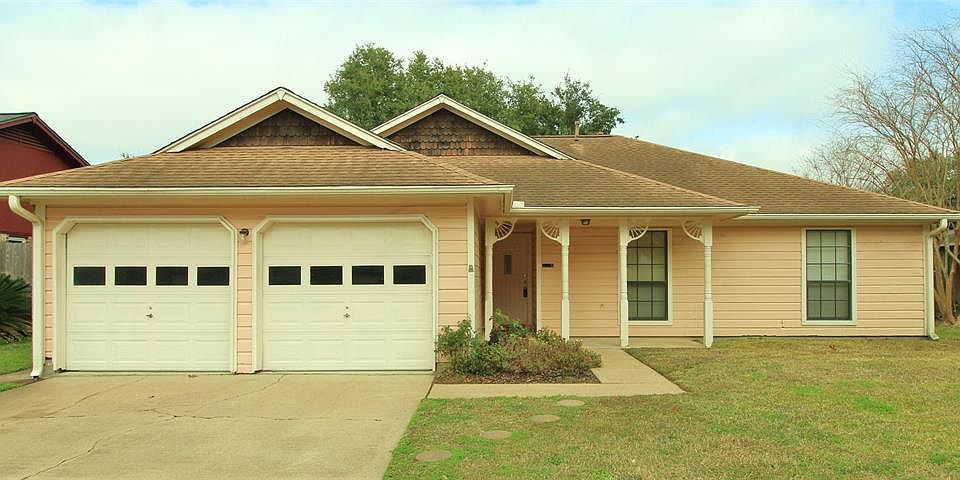1st image of 410 Regency Dr