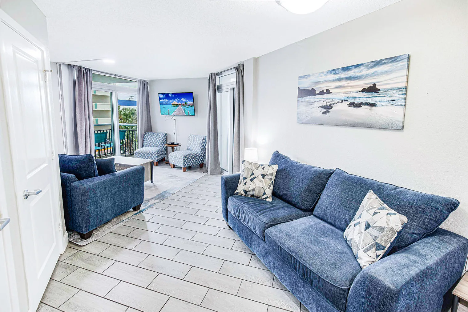 1 bed, 1.0 bath, 904 sqft, $2,126 — Photo 2