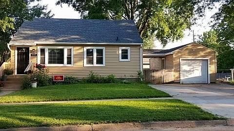 2nd image of 3520 Bushnell Ave