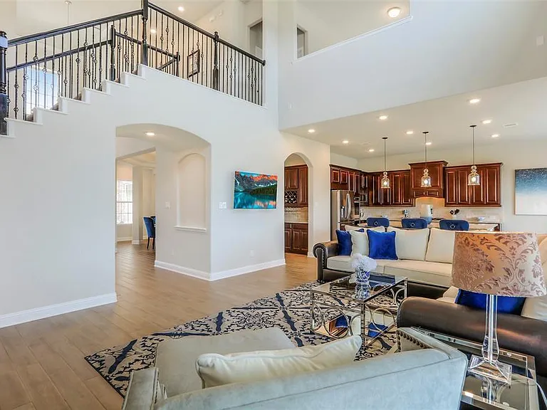 1815 Carriage Oaks Ln — Photo 9
