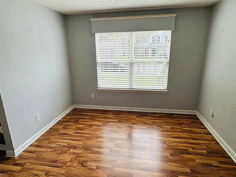 6932 Thousand Oaks Ln — Photo 3