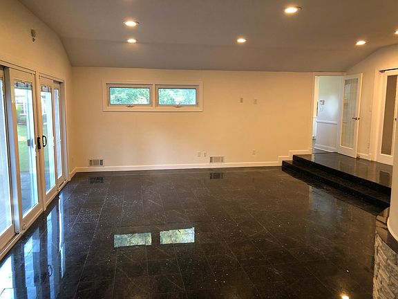 4th image of 157 Raymond Ave