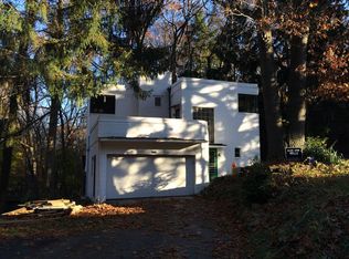 555 Royal Ave, Akron, OH 44303