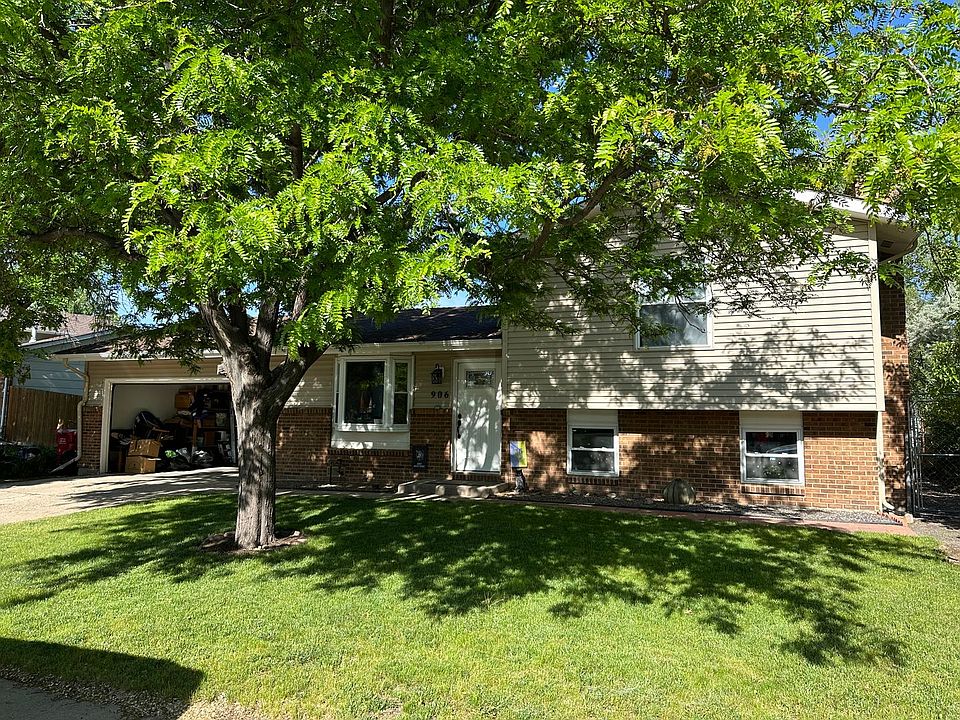 1st image of 906 Woodbine Dr
