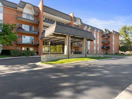 4225 Saratoga Ave APT 204B, Downers Grove, IL 60515