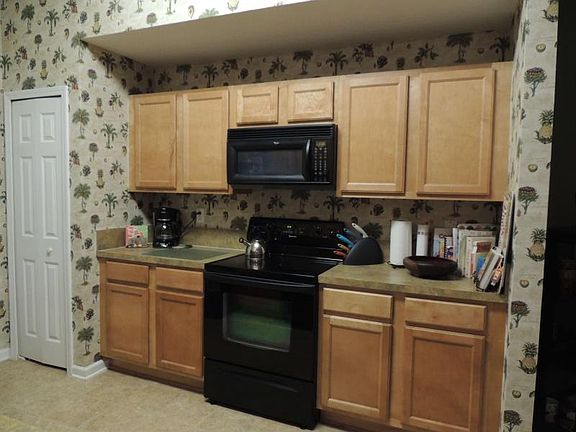 3rd image of 5201 Playpen Dr Unit 4