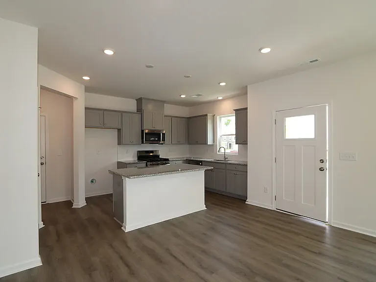 3201 Lilac Grove Dr — Photo 7
