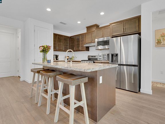 4th image of 2307 Rustic Oak Ln