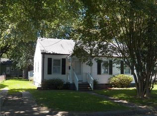 15 Cherry Acres Dr, Hampton, VA 23669
