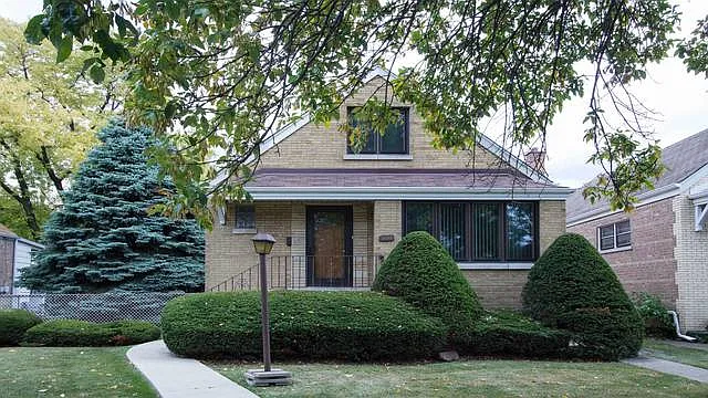 5337 S Tripp Ave photo 1