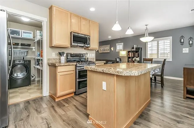 6511 Douglas Ave SE — Photo 9