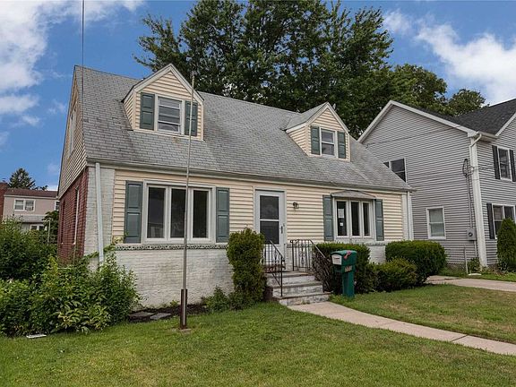 2nd image of 772 Harrison St