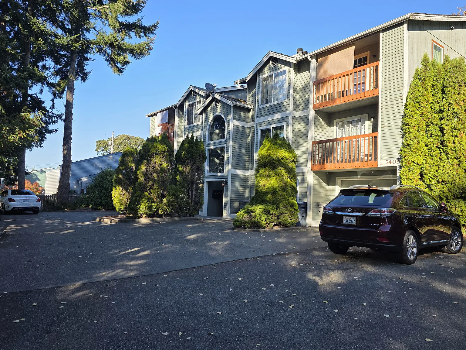 3 bed, 1150 sqft, $2,425 — Photo 1
