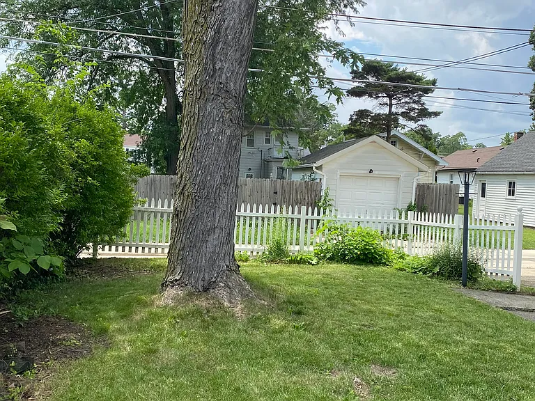 4330 S Wayne Ave — Photo 18