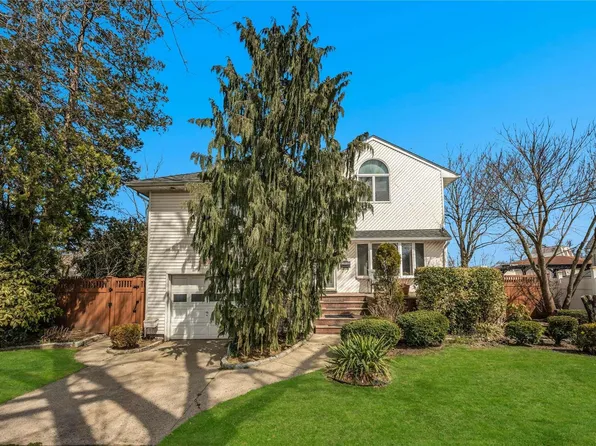 51 Joan, Elmont, NY 11003