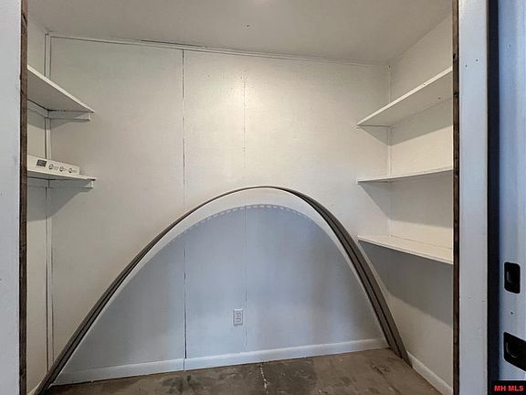 5th image of 1016 Kentwood Dr
