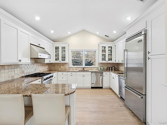5th image of 122 Beach Road