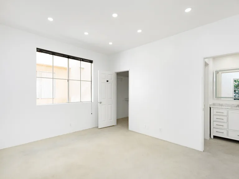 Lido Apartments - 639 Huntley Dr — Photo 19