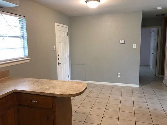 2nd image of 6258 Erskine Dr