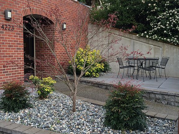 Common Area Courtyard