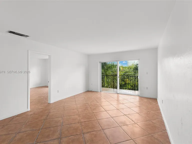 2600 NE 135th St #4E-A — Photo 2
