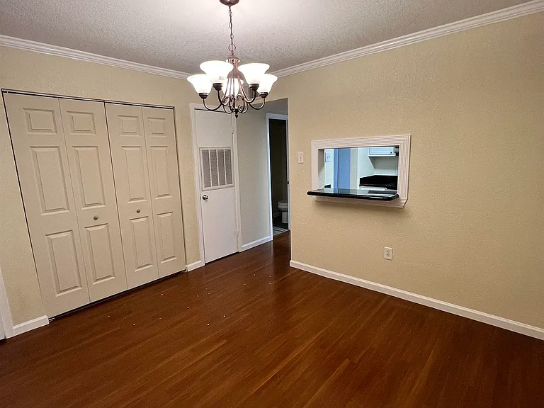 10306 W Winston Ave #1 — Photo 2