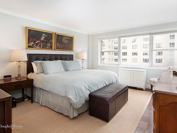 5th image of 201 E 66th St APT 10L