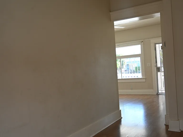603 W 43rd Pl — Photo 21