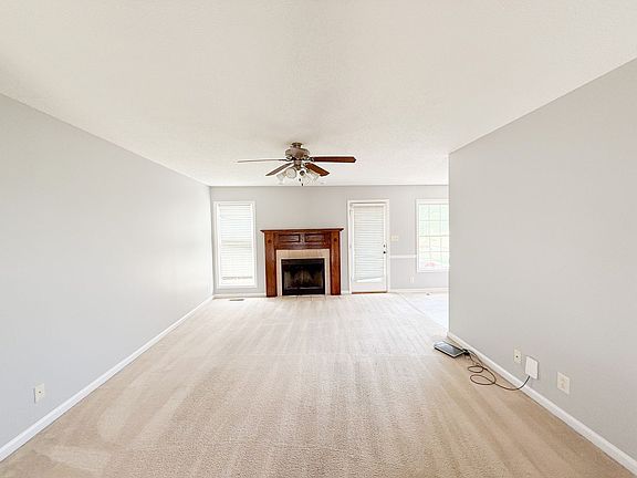 2nd image of 2621 Green Briar Dr