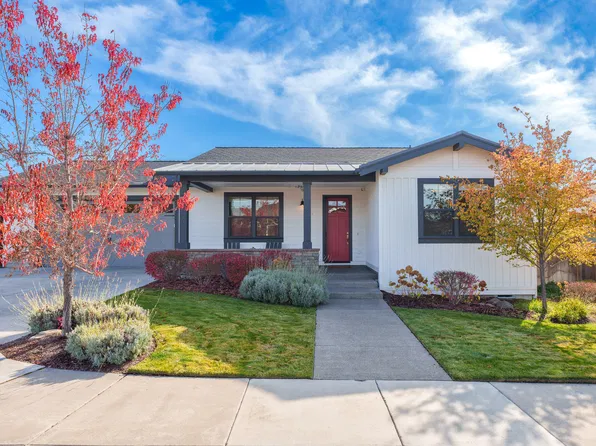 4642 SW Yew Leaf Ct, Redmond, OR 97756