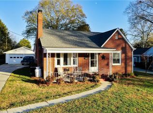 1526 Five Oaks Trl, Mount Airy, NC 27030