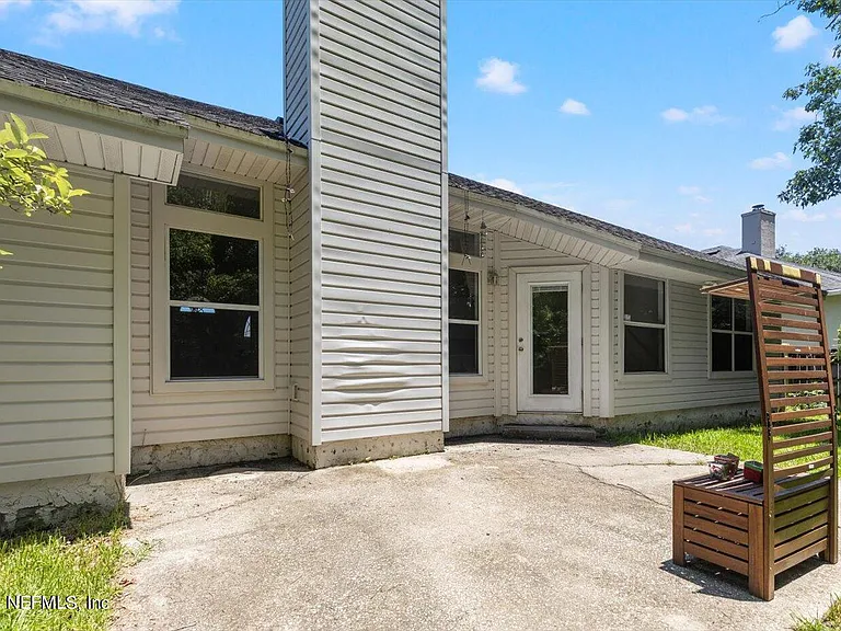 1722 Branch Vine Dr W — Photo 28