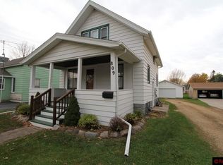 809 State St N, Waseca, MN 56093