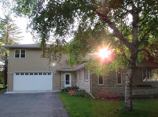 1555 S Oakwood Rd, Oshkosh, WI 54904