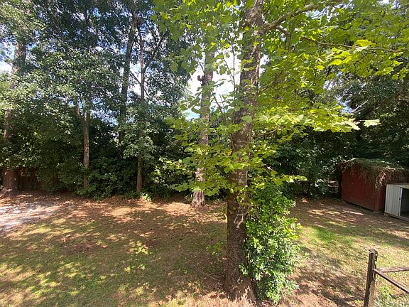 3rd image of 1511 Coombs Dr
