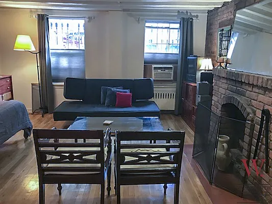 Rented by Wohlfarth & Associates Inc | media 10