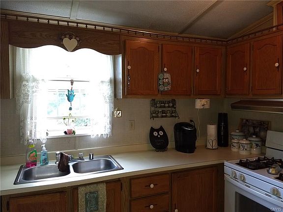 5th image of 14 Applewood Blvd