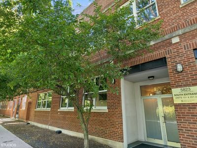 5823 N Ravenswood Ave APT 204, Chicago, IL, 60660