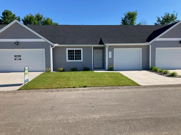 4290 Highpoint Dr, Wayland, MI 49348