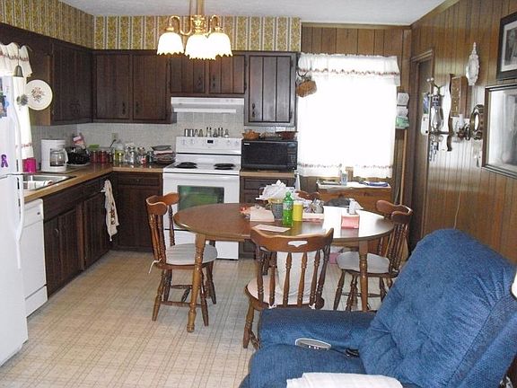 2nd image of 210 Estes Dr