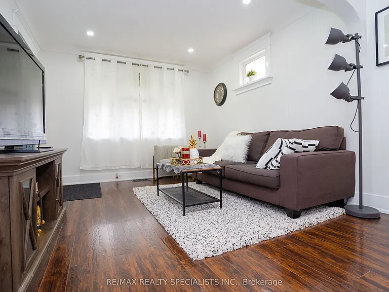 4397 Homewood Ave — Photo 5