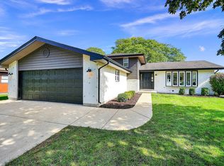 6931 Camden Rd, Downers Grove, IL 60516