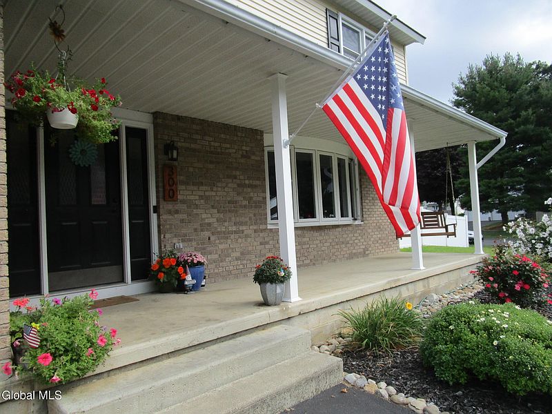 5th image of 300 Debbie Drive